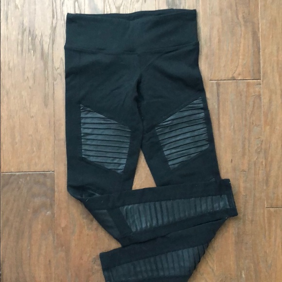 ALO Yoga Pants - ALO Yoga Black moto leggings size XS